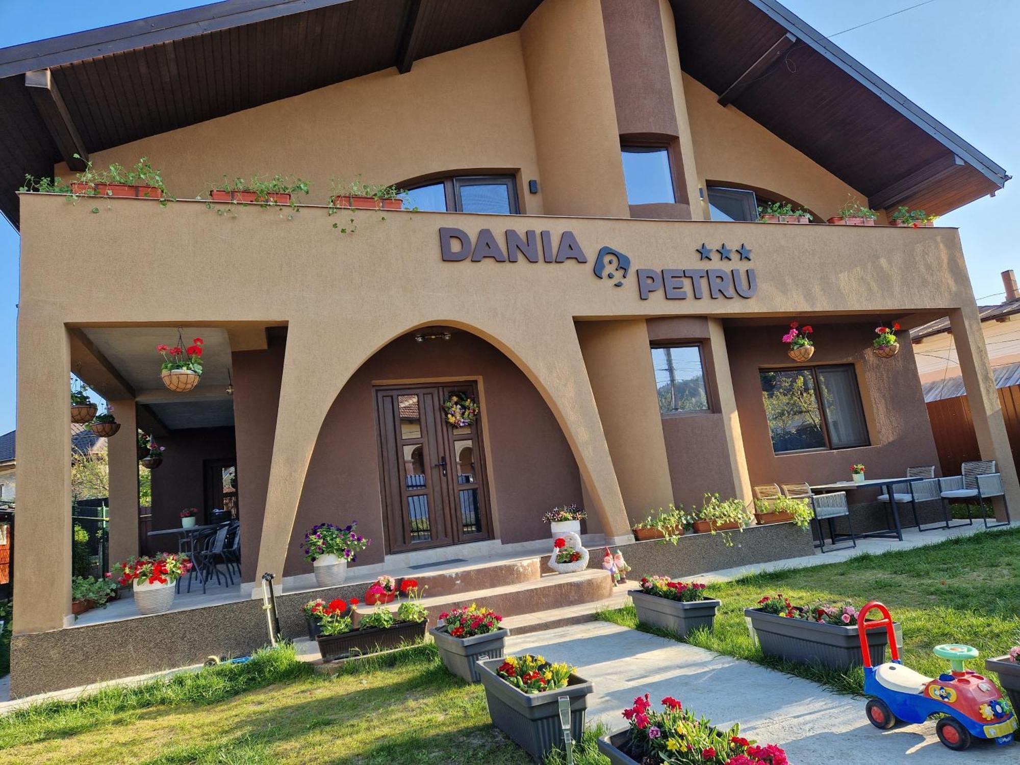 Dania&Petru Residence Târgu Ocna Exterior foto